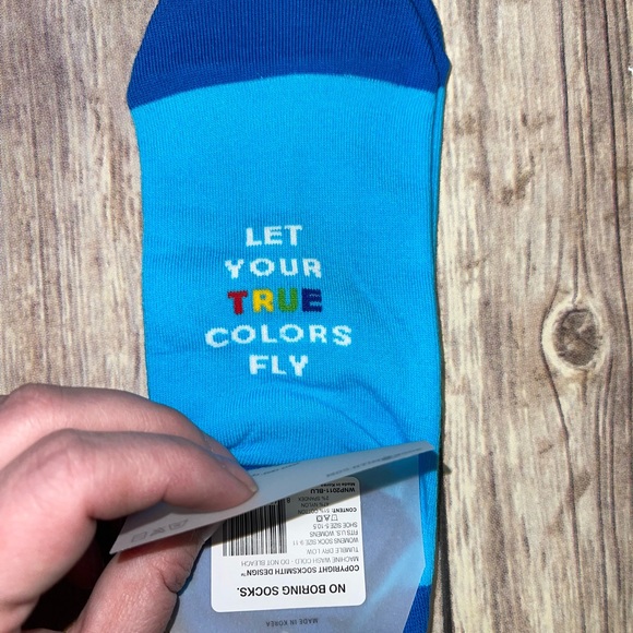 Let Your True Colors Fly Ankle Socks - Picture 5 of 6